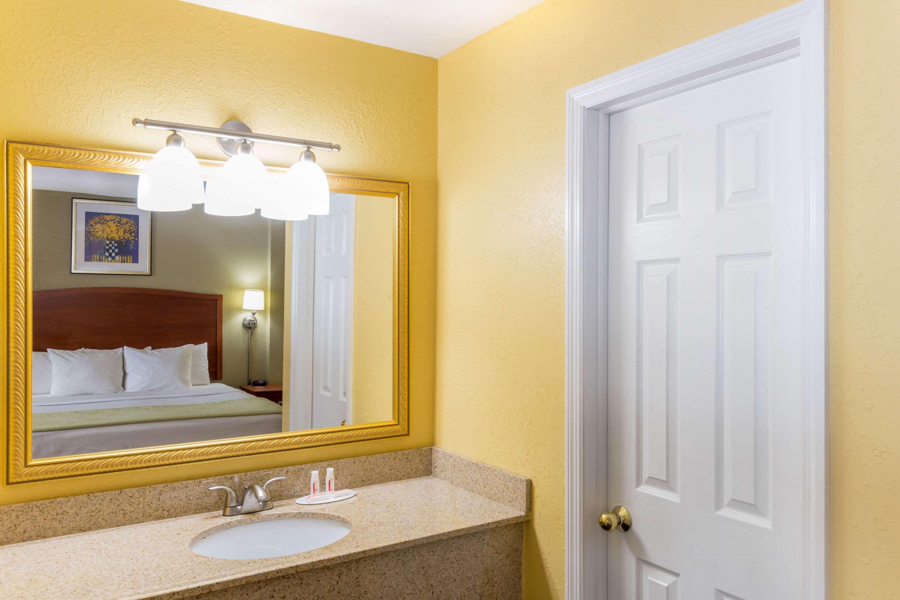 Quality Inn Poughkeepsie Dış mekan fotoğraf